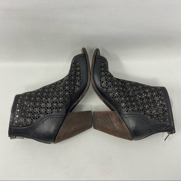 Independent Boot Company Black Leather Open Toe Perforated Ankle Boots, US 9.5 - Picture 9 of 12